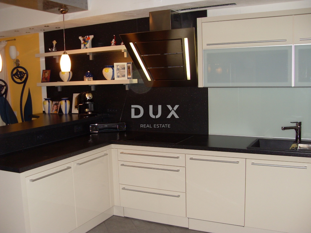 NOVI VINODOLSKI – Elegante casa di 191 m2, a 40 m dal mare