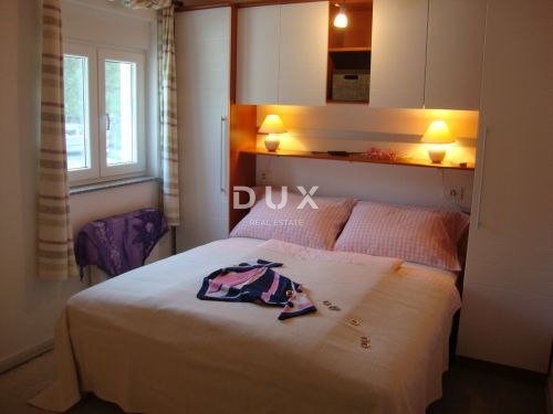 NOVI VINODOLSKI – Elegante casa di 191 m2, a 40 m dal mare