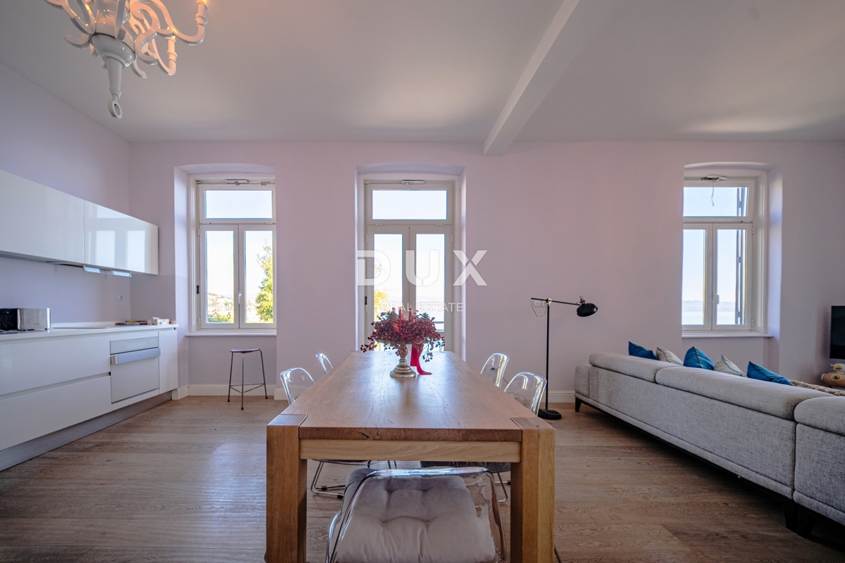 OPATIJA, IČIĆI - Appartamento esclusivo fronte mare in villa storica