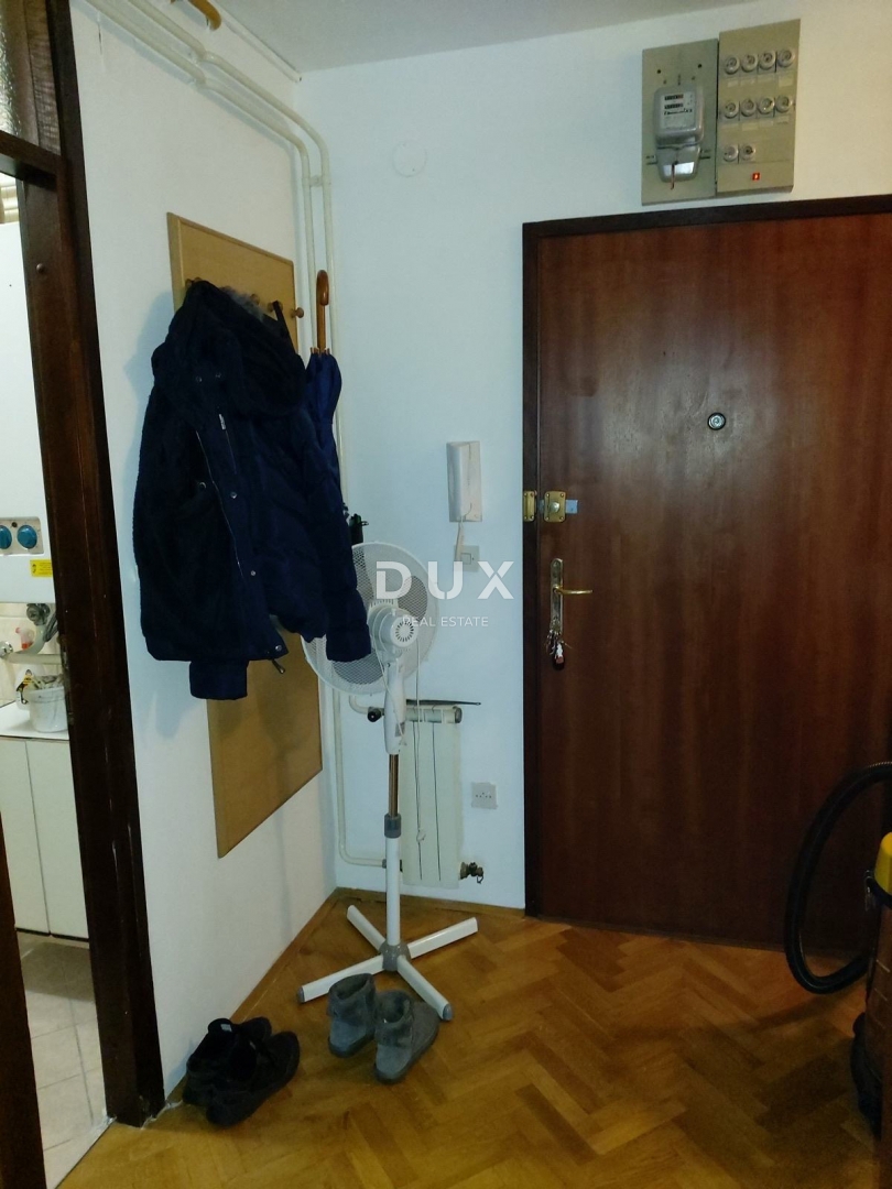 ZAGABRIA, KVATRIĆ - Appartamento funzionale con terrazza e potenziale di ristrutturazione