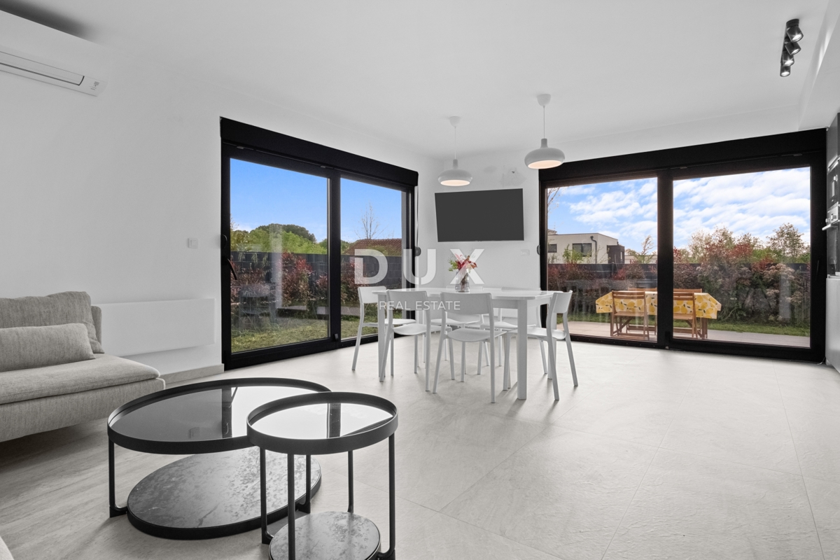 ISTRIA, POREČ - Appartamento su più piani con giardino