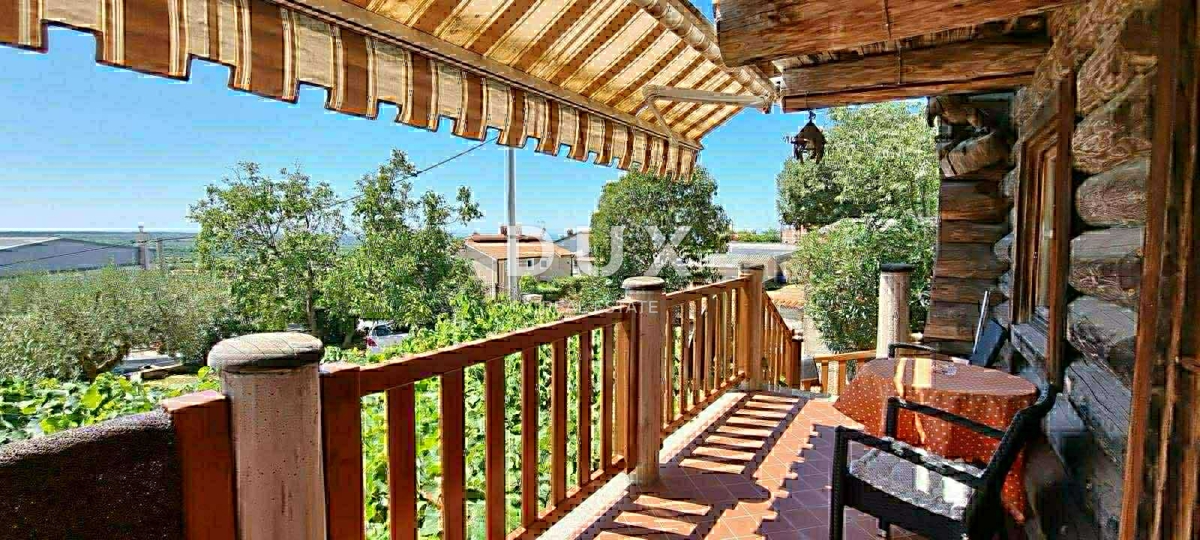 ISTRIA, KAŠTELIR - Casa con vista mare