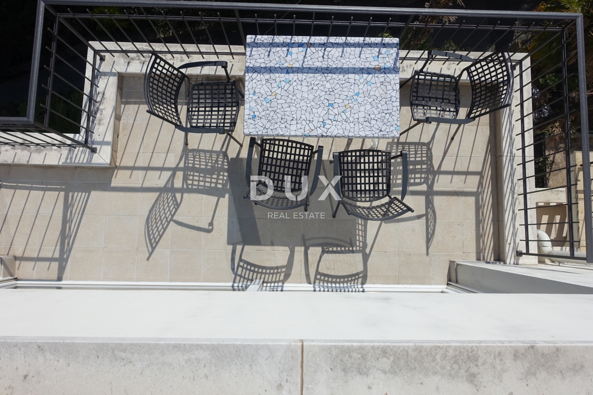 OPATIJA, OPATIJA - Appartamento di 130 m2 in una villa austro-ungarica con parcheggio di 60 m2