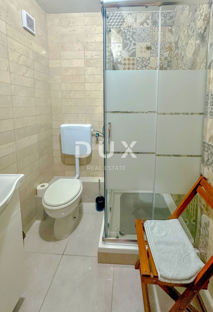 CRIKVENICA, BELGRADO - due appartamenti con vista mare + cortile + casa da ristrutturare! OCCASIONE IMPERDIBILE!!!