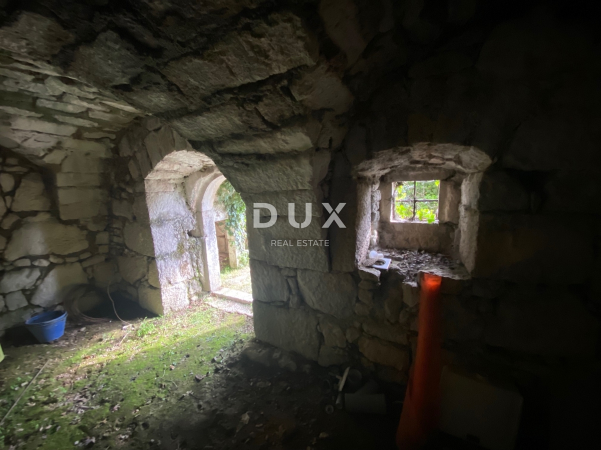 CRIKVENICA, BELGRADO - due appartamenti con vista mare + cortile + casa da ristrutturare! OCCASIONE IMPERDIBILE!!!