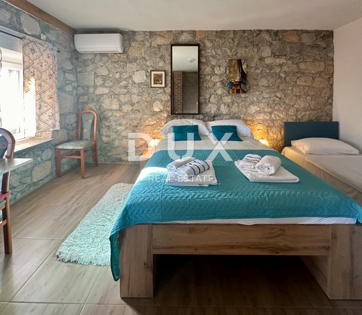 CRIKVENICA, BELGRADO - due appartamenti con vista mare + cortile + casa da ristrutturare! OCCASIONE IMPERDIBILE!!!