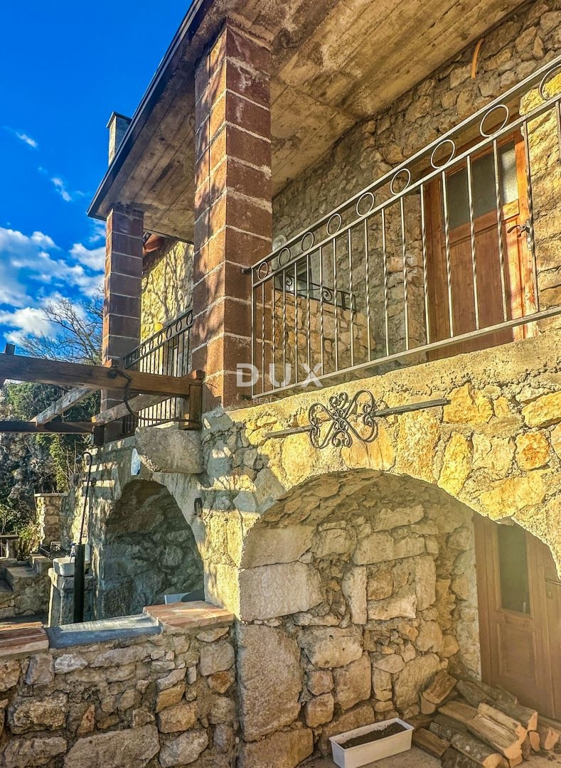 CRIKVENICA, BELGRADO - due appartamenti con vista mare + cortile + casa da ristrutturare! OCCASIONE IMPERDIBILE!!!