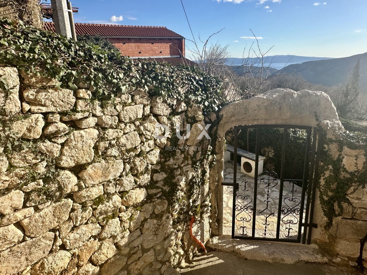 CRIKVENICA, BELGRADO - due appartamenti con vista mare + cortile + casa da ristrutturare! OCCASIONE IMPERDIBILE!!!