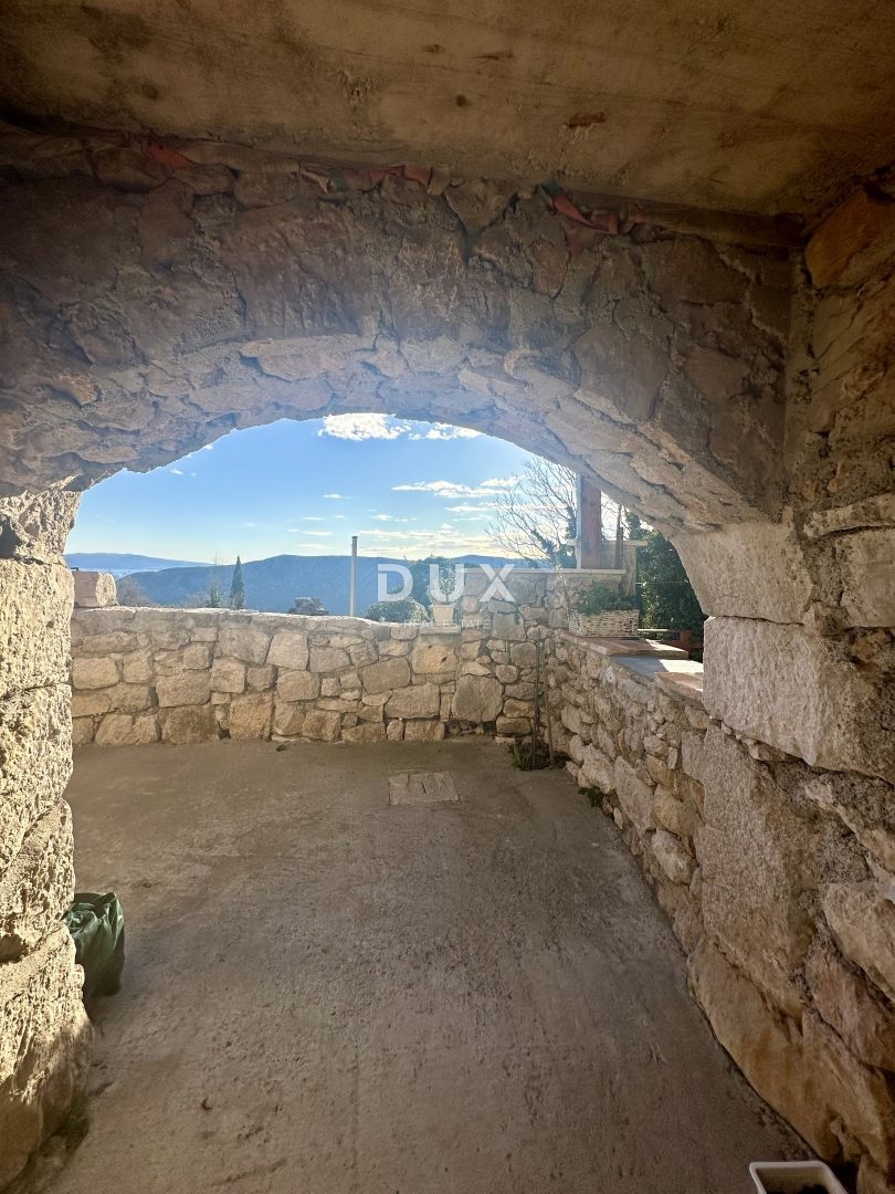 CRIKVENICA, BELGRADO - due appartamenti con vista mare + cortile + casa da ristrutturare! OCCASIONE IMPERDIBILE!!!