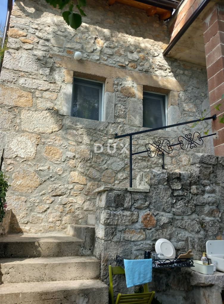 CRIKVENICA, BELGRADO - due appartamenti con vista mare + cortile + casa da ristrutturare! OCCASIONE IMPERDIBILE!!!