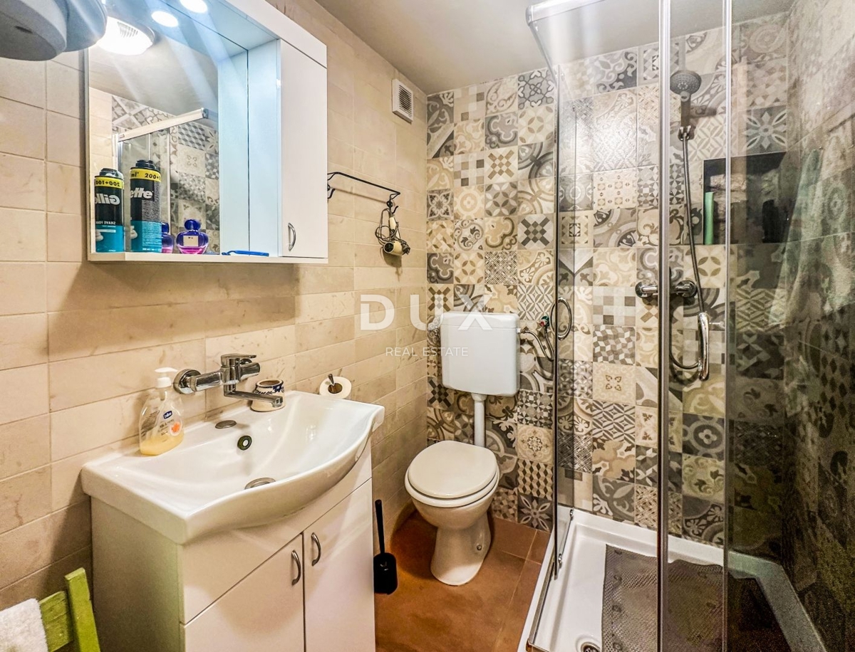 CRIKVENICA, BELGRADO - due appartamenti con vista mare + cortile + casa da ristrutturare! OCCASIONE IMPERDIBILE!!!