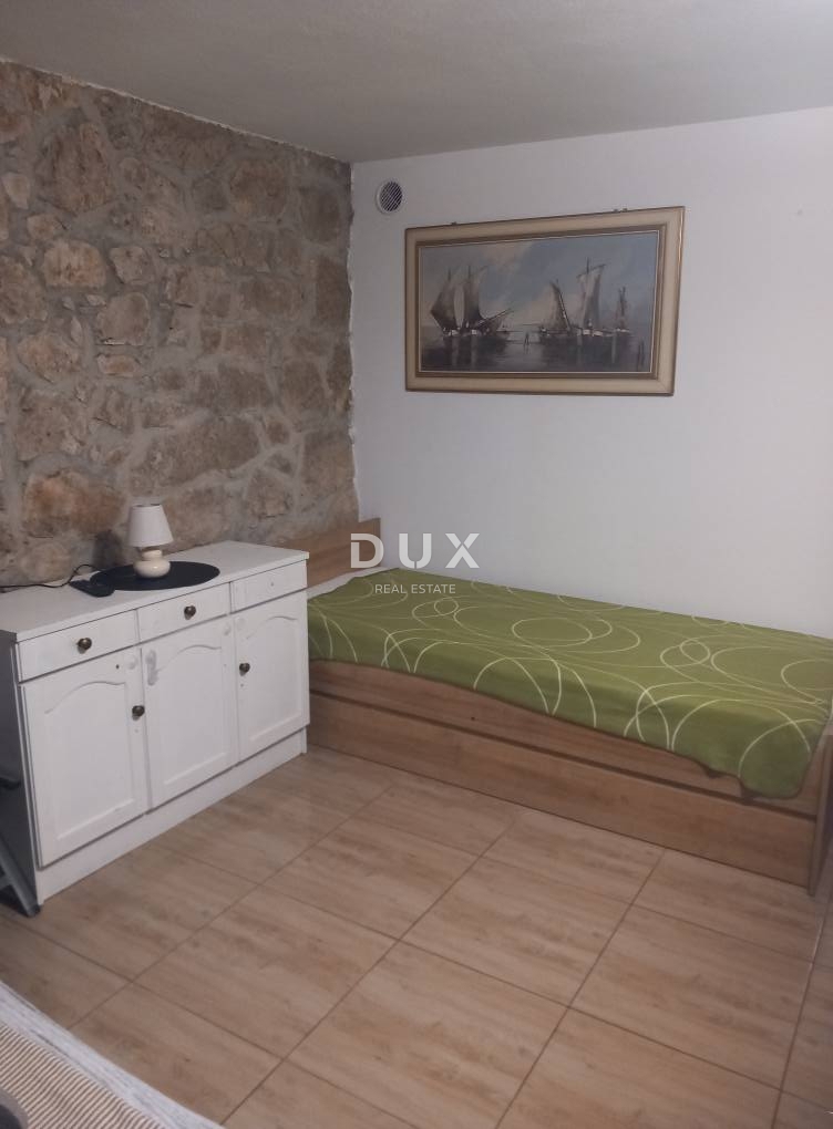 CRIKVENICA, BELGRADO - due appartamenti con vista mare + cortile + casa da ristrutturare! OCCASIONE IMPERDIBILE!!!