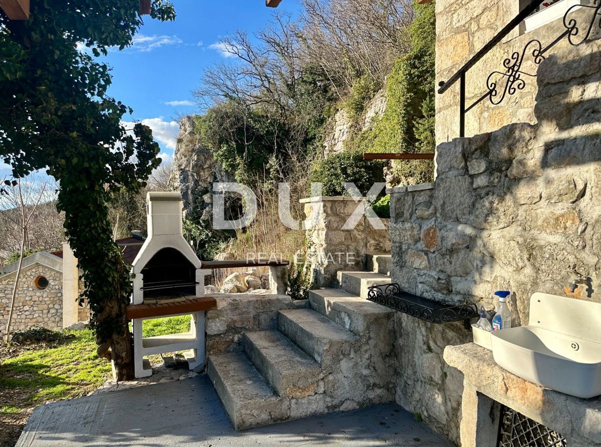 CRIKVENICA, BELGRADO - due appartamenti con vista mare + cortile + casa da ristrutturare! OCCASIONE IMPERDIBILE!!!