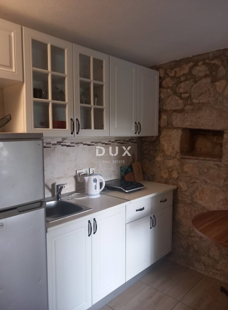 CRIKVENICA, BELGRADO - due appartamenti con vista mare + cortile + casa da ristrutturare! OCCASIONE IMPERDIBILE!!!