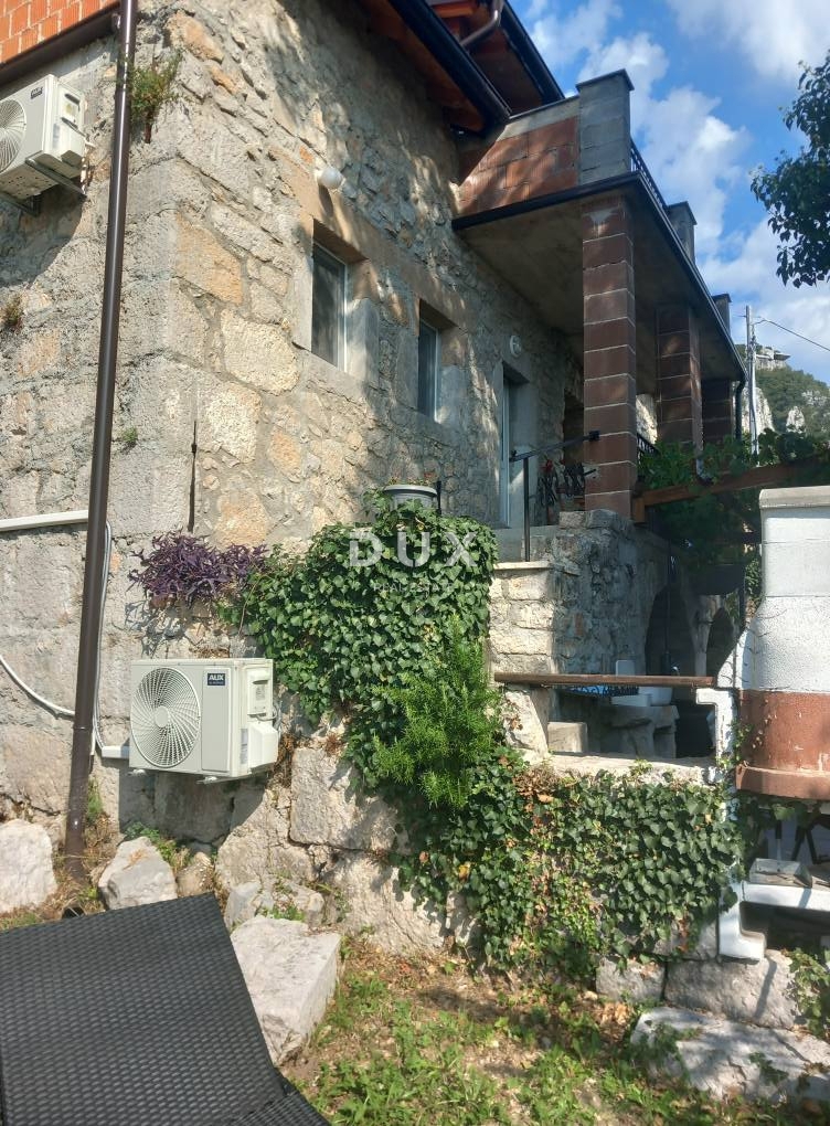 CRIKVENICA, BELGRADO - due appartamenti con vista mare + cortile + casa da ristrutturare! OCCASIONE IMPERDIBILE!!!