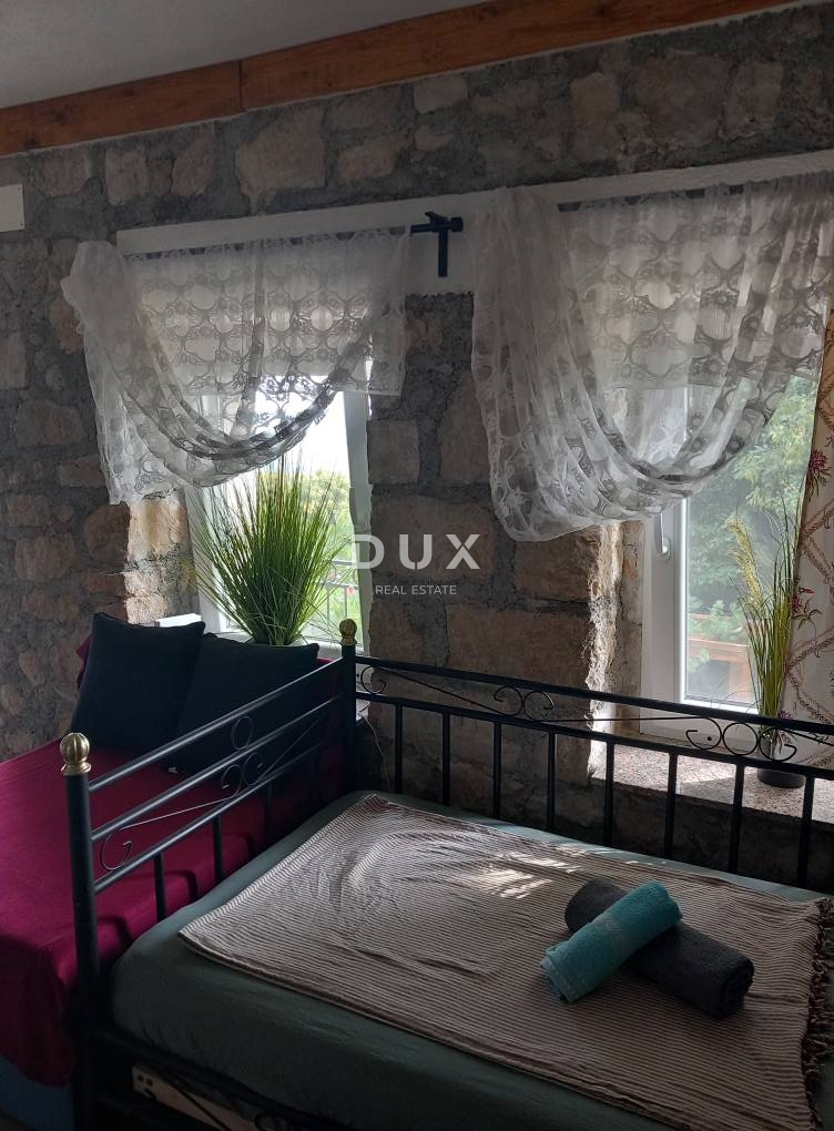 CRIKVENICA, BELGRADO - due appartamenti con vista mare + cortile + casa da ristrutturare! OCCASIONE IMPERDIBILE!!!