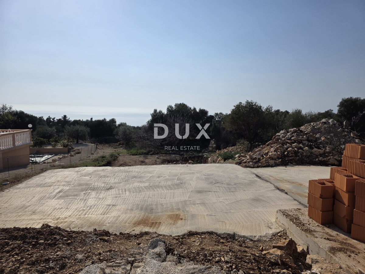 ISOLA DI PAG, LUN - OPPORTUNITÀ! Terreno con permesso di costruire per una villa