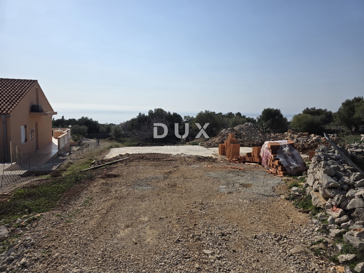 ISOLA DI PAG, LUN - OPPORTUNITÀ! Terreno con permesso di costruire per una villa