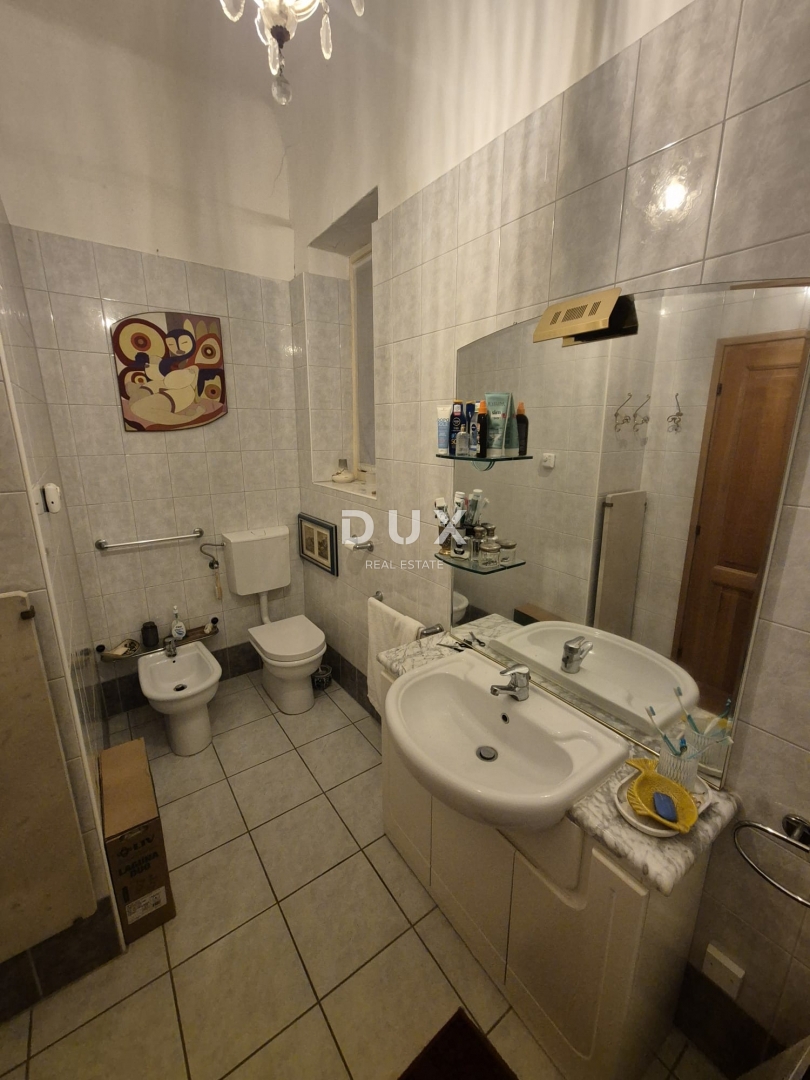 ISTRIA, POLA - Appartamento in stile austro-ungarico di grande pregio