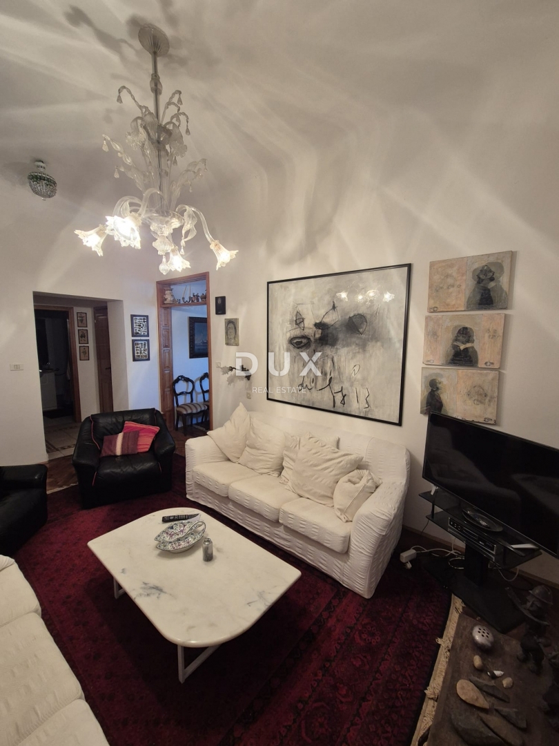 ISTRIA, POLA - Appartamento in stile austro-ungarico di grande pregio