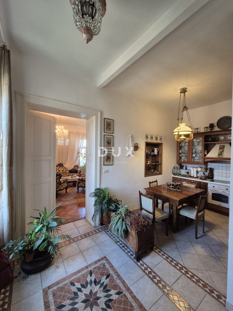 ISTRIA, POLA - Appartamento in stile austro-ungarico di grande pregio