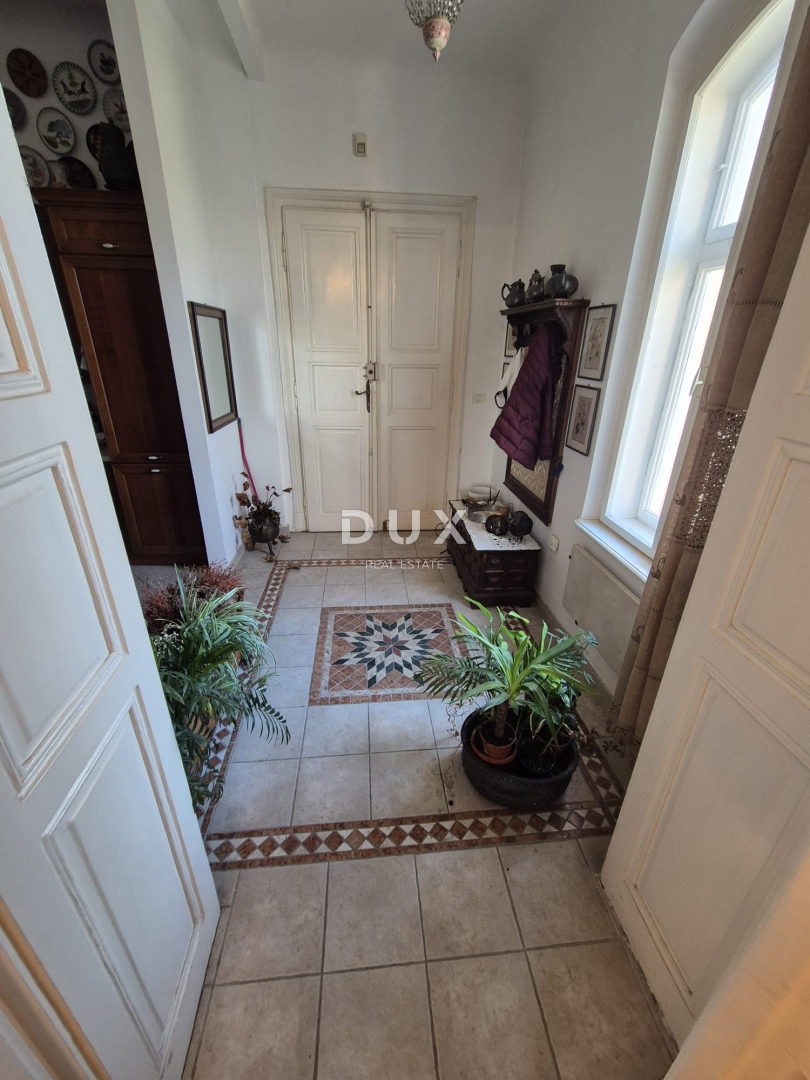 ISTRIA, POLA - Appartamento in stile austro-ungarico di grande pregio