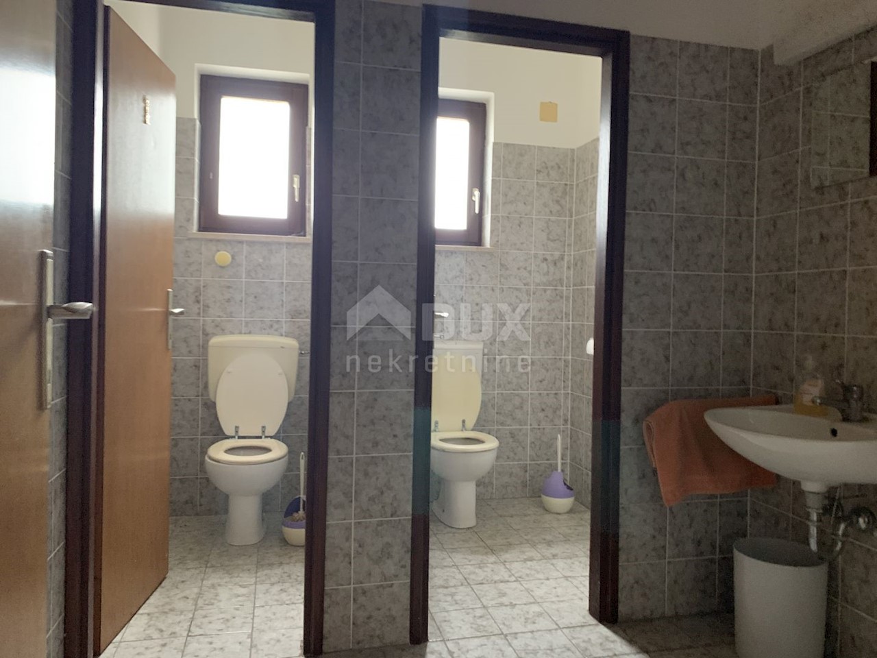 Locale commerciale Martinšćica, Kostrena, 1.162m2