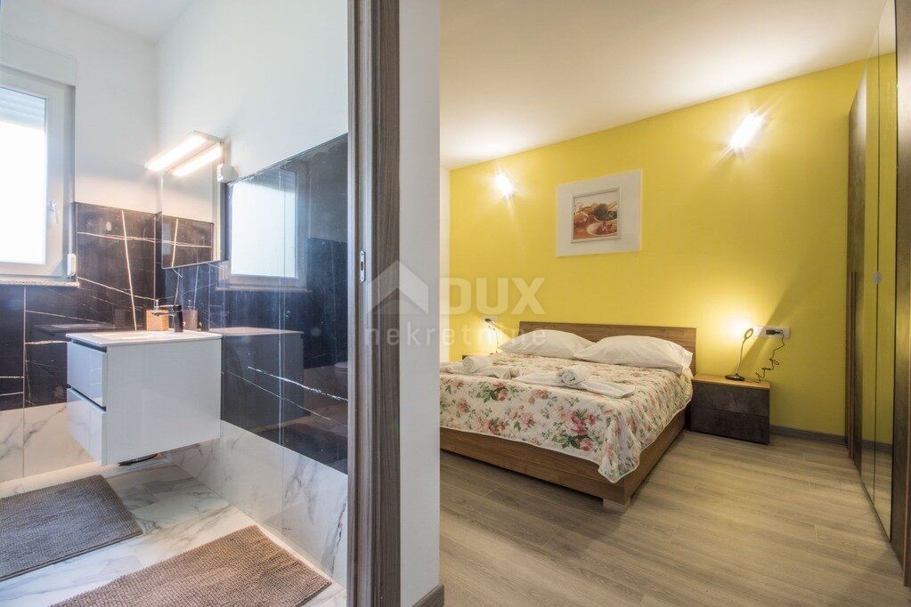 ISTRIA, LABIN - Nuova villa con piscina e giardino paesaggistico