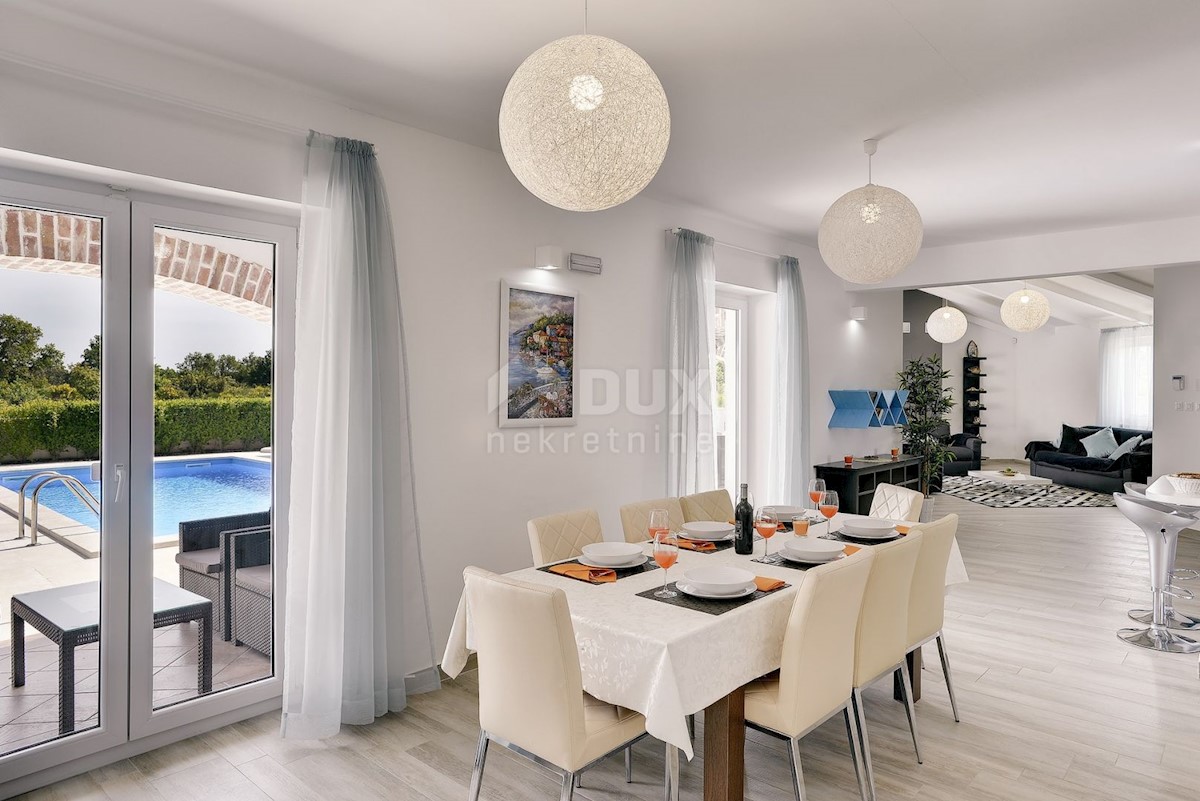 ISTRIA, MEDULIN Villa bifamiliare con vista mare! 