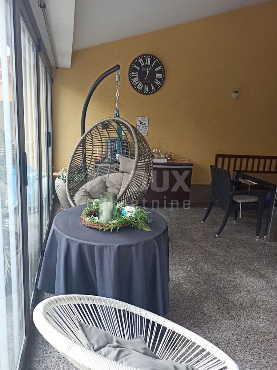 ISTRIA, MEDULIN Palazzina a Pjescana uvala con vista mare