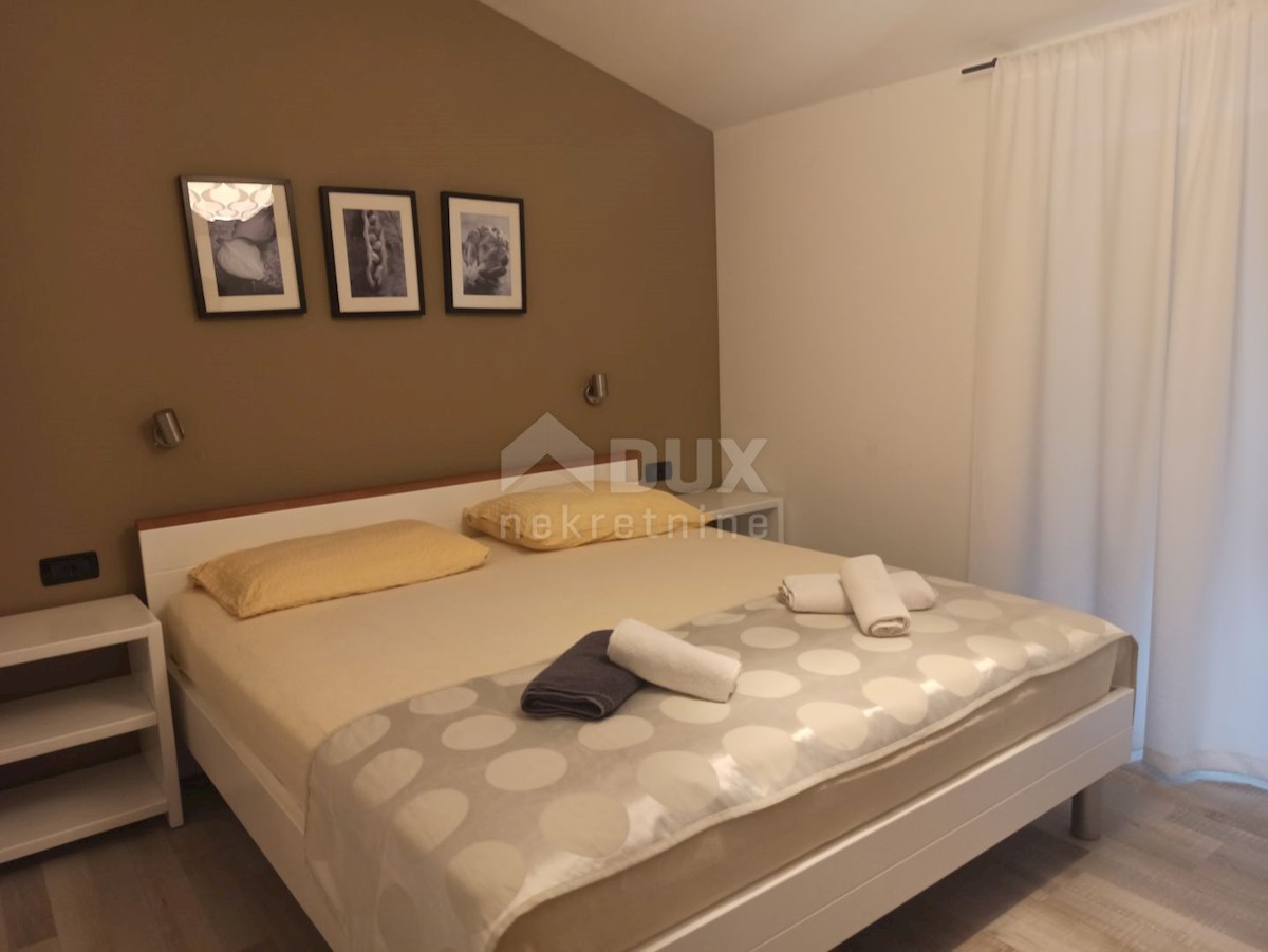 ISTRIA, MEDULIN Palazzina a Pjescana uvala con vista mare