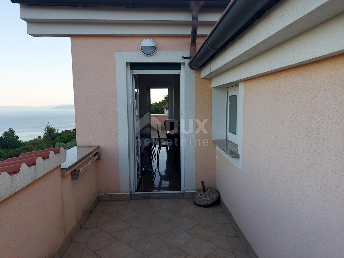 OPATIJA, VEPRINAC - villa 1000m2 con vista mare, 6 appartamenti e piscina + ambiente 1000m2