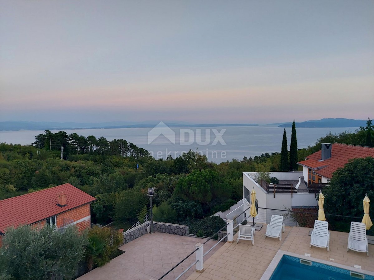 OPATIJA, VEPRINAC - villa 1000m2 con vista mare, 6 appartamenti e piscina + ambiente 1000m2