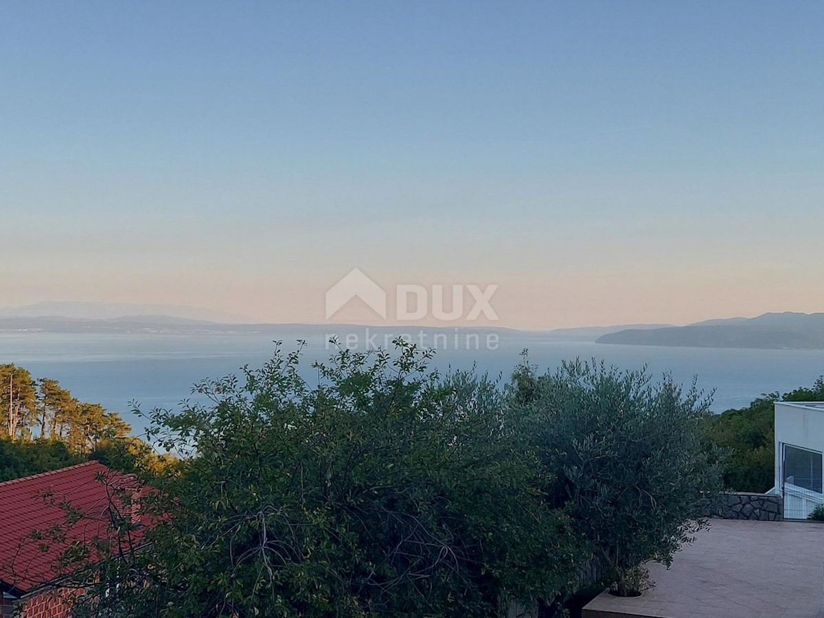 OPATIJA, VEPRINAC - villa 1000m2 con vista mare, 6 appartamenti e piscina + ambiente 1000m2