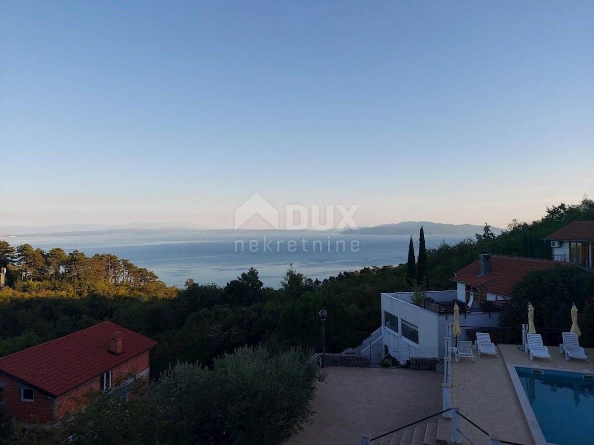 OPATIJA, VEPRINAC - villa 1000m2 con vista mare, 6 appartamenti e piscina + ambiente 1000m2