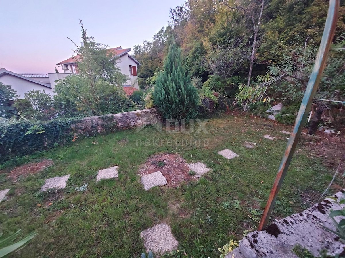 OPATIJA, VEPRINAC - villa 1000m2 con vista mare, 6 appartamenti e piscina + ambiente 1000m2