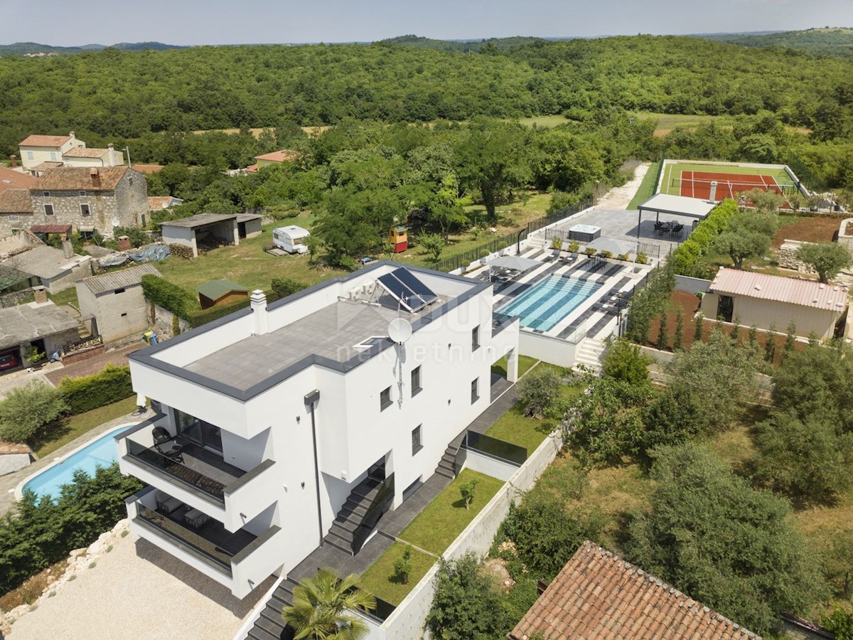 ISTRIA, VRSAR (dintorni) - Villa di lusso con campo da tennis, piscina e vista mare