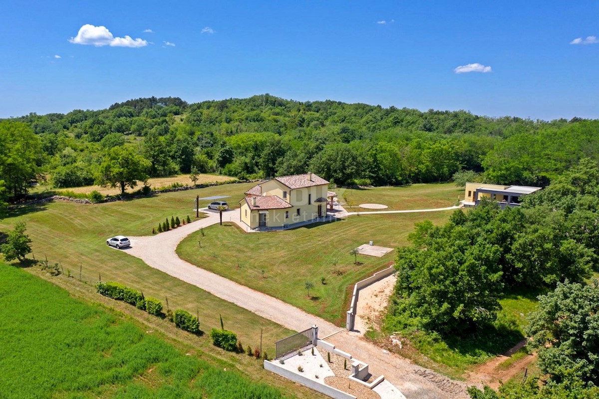 ISTRIA, TINJAN - Affascinante casa su una proprietà spaziosa