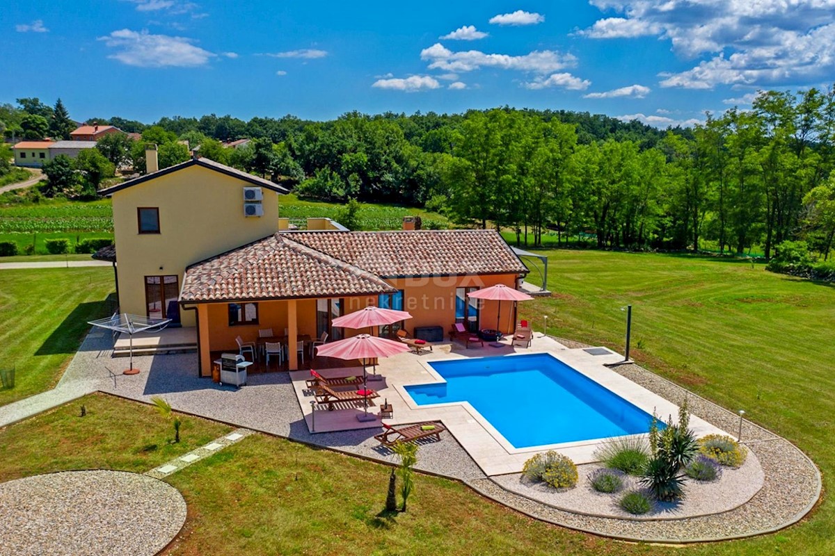 ISTRIA, TINJAN - Affascinante casa su una proprietà spaziosa