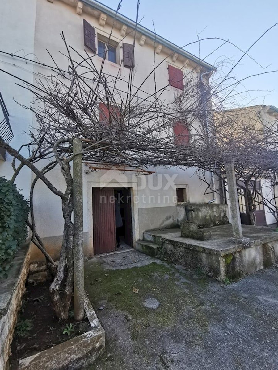 ISTRIA, KANFANAR - Casa istriana da ristrutturare