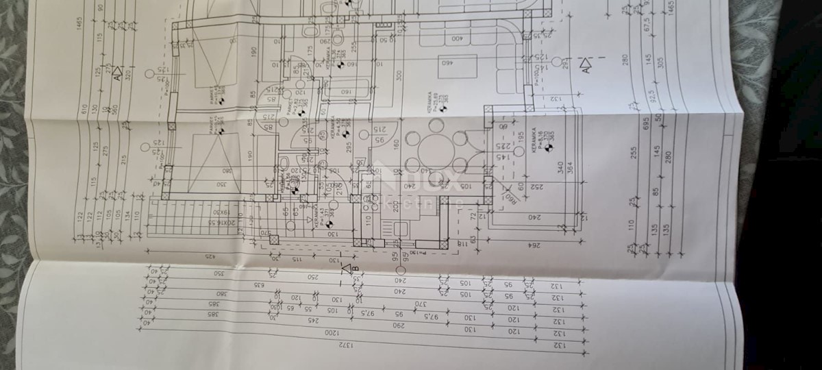 PAKOŠTANE - appartamento con due camere da letto al primo piano