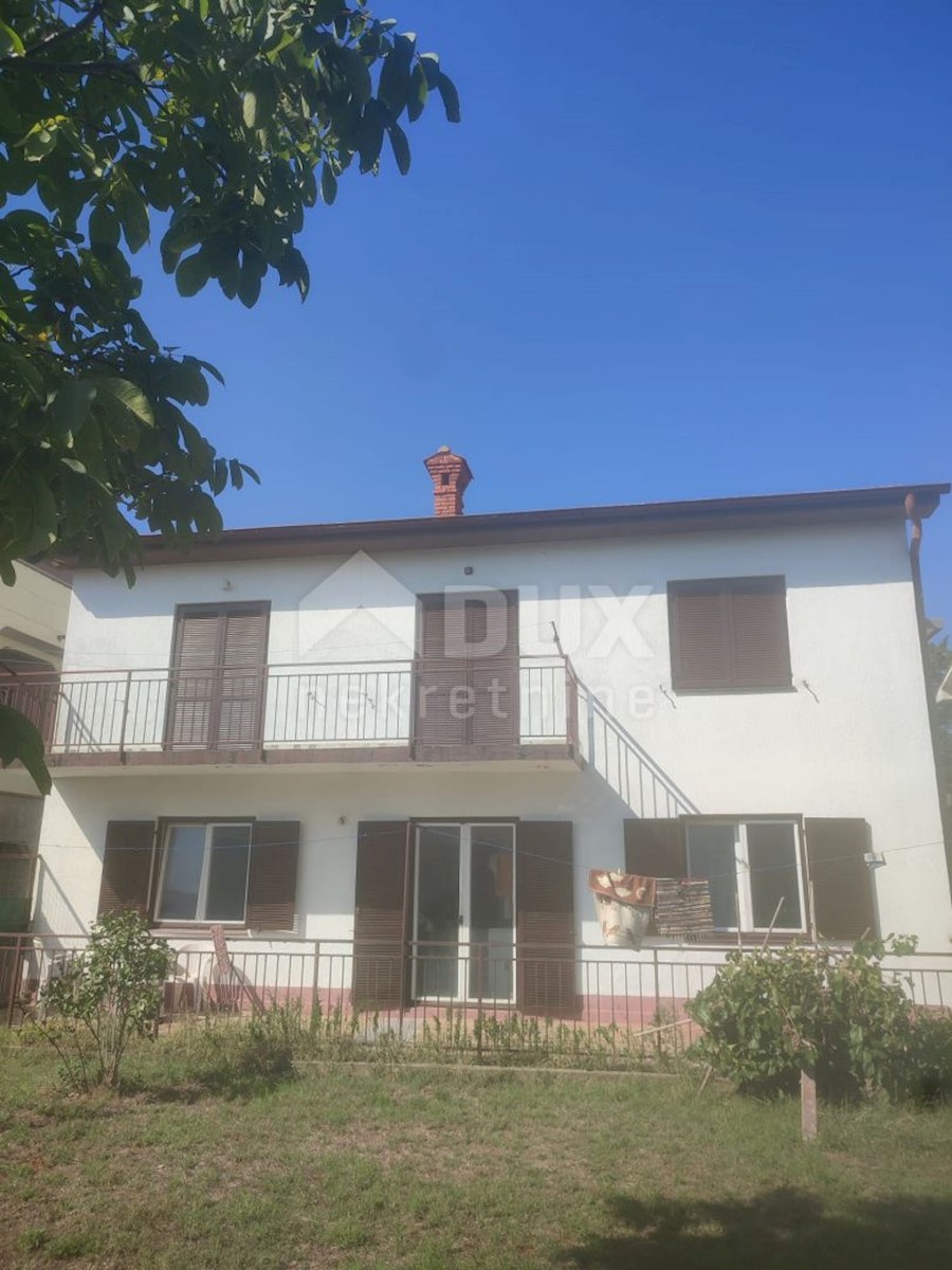 ISTRIA, POLA Casa unifamiliare + terreno edificabile 434 m2!!!