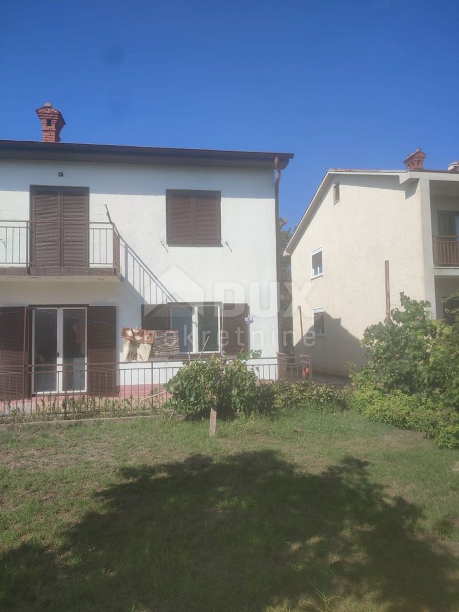 ISTRIA, POLA Casa unifamiliare + terreno edificabile 434 m2!!!