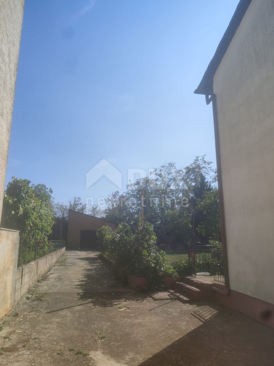 ISTRIA, POLA Casa unifamiliare + terreno edificabile 434 m2!!!