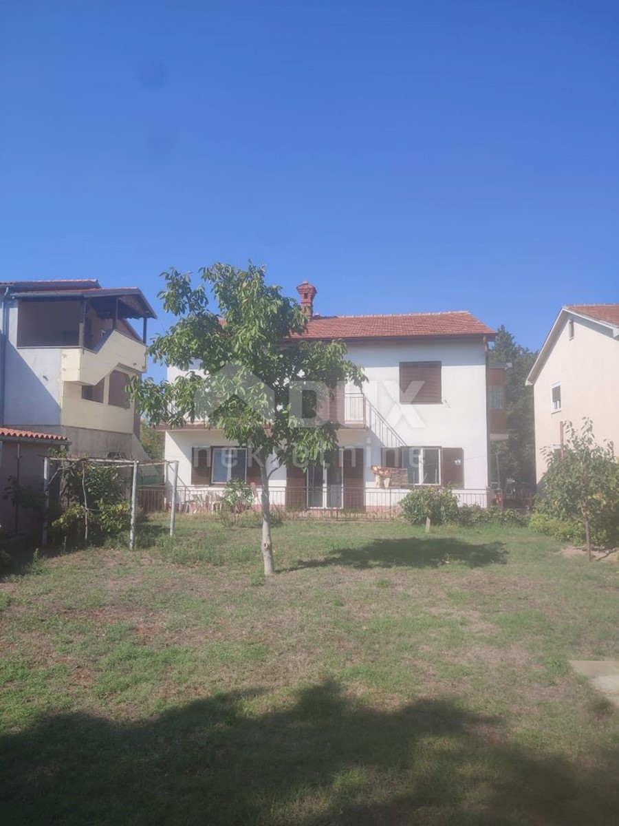 ISTRIA, POLA Casa unifamiliare + terreno edificabile 434 m2!!!