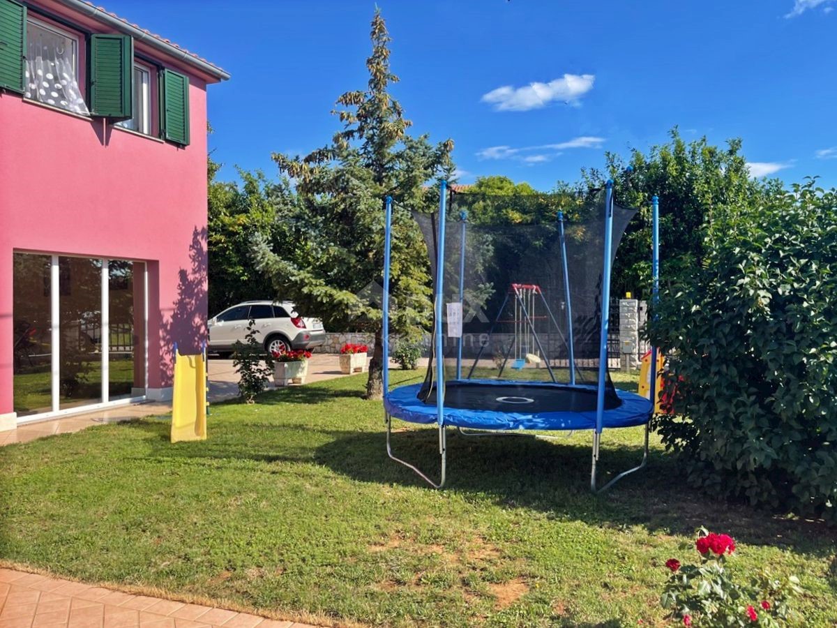 ISTRIA, LABIN - Casa con piscina in periferia