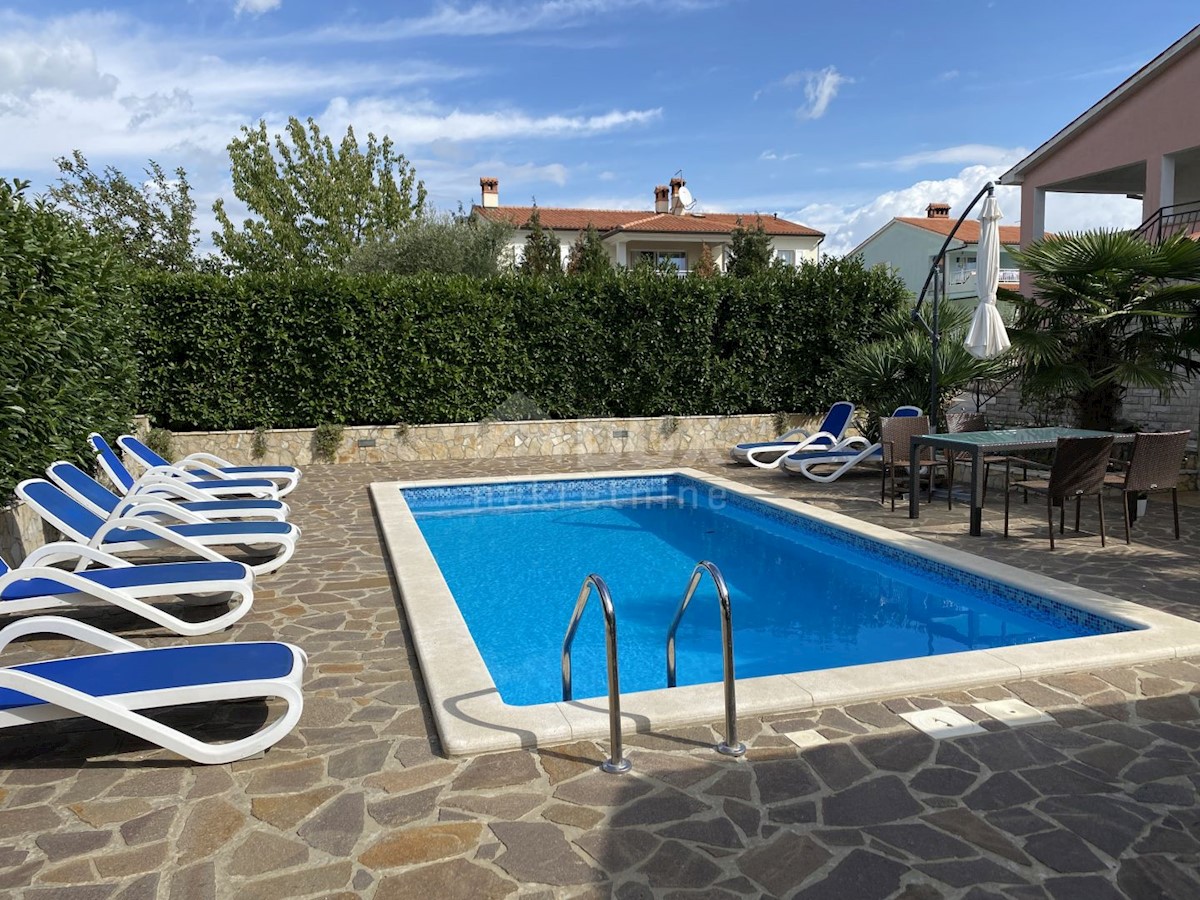 ISTRIA, LABIN - Due case con annesse piscine