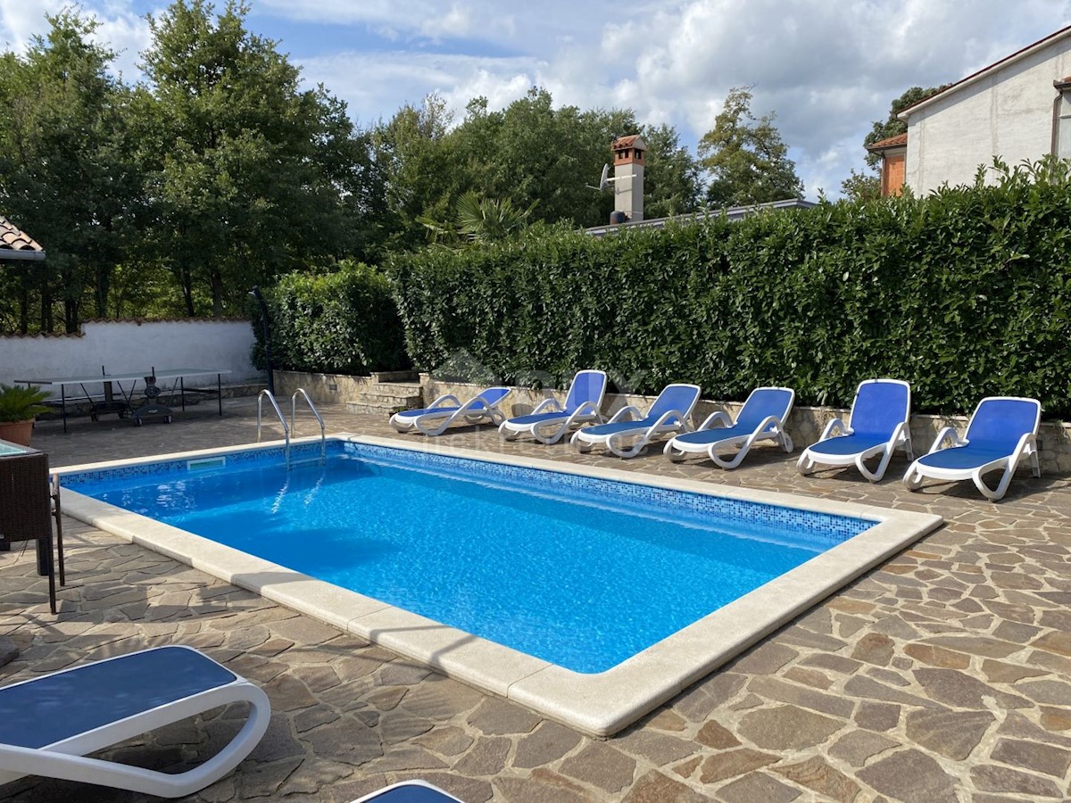 ISTRIA, LABIN - Due case con annesse piscine