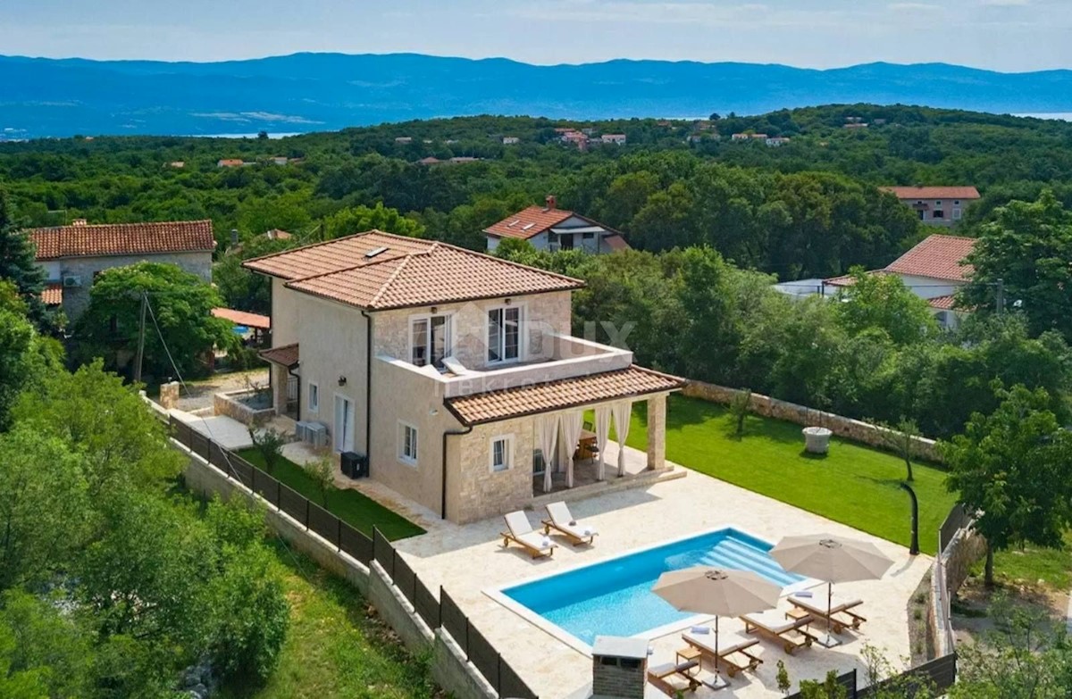 Isola di Krk, intorno a Dobrinje - villa in pietra con piscina