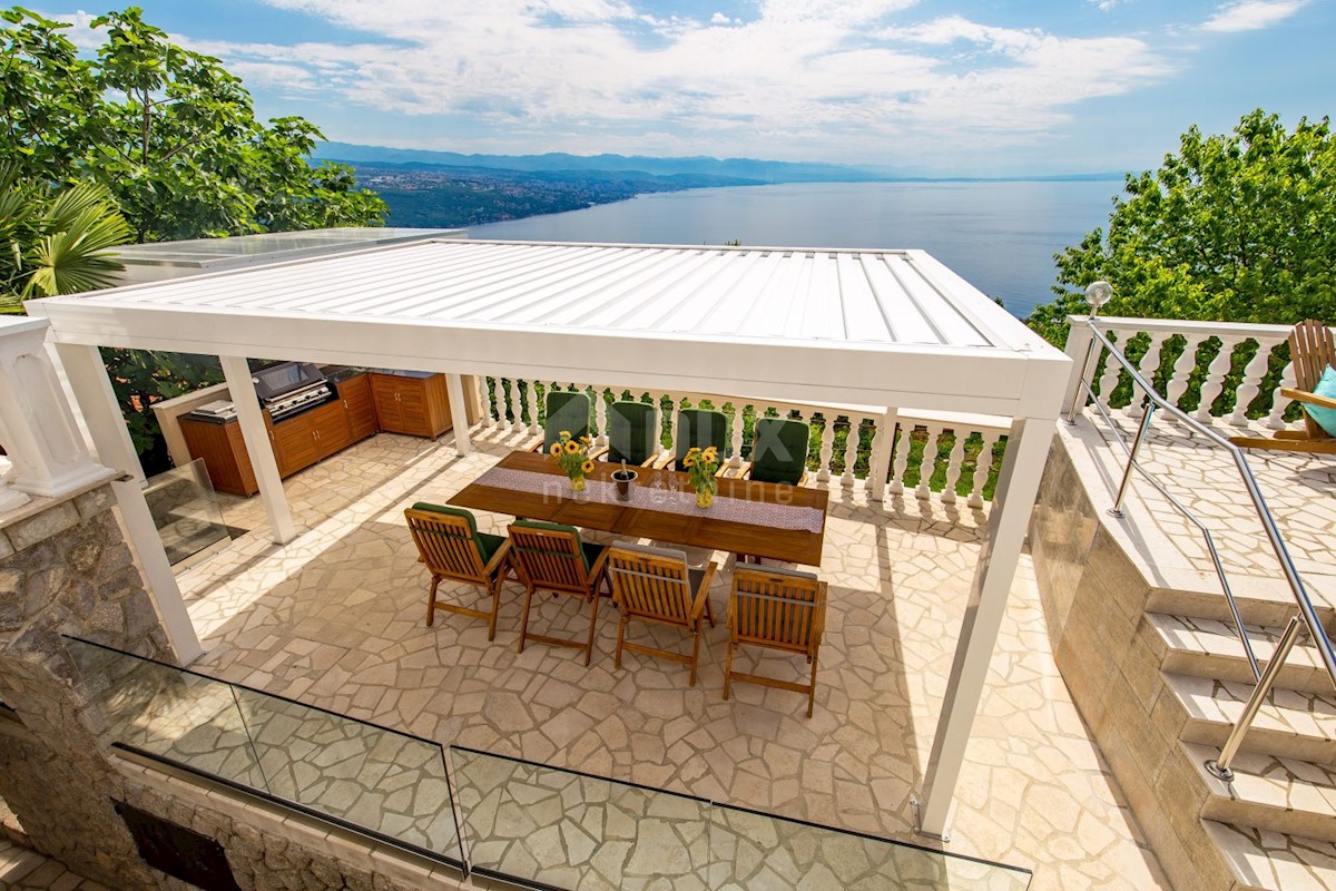 OPATIJA, MATULJI - Villa con vista sul blu del Quarnero